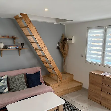 Petite Maison Chaleureuse Proche Du Centre Διαμέρισμα *